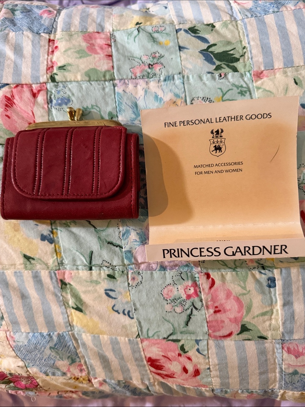Princess Gardner Vintage Women's Red Leather Coin Wallet-EUC